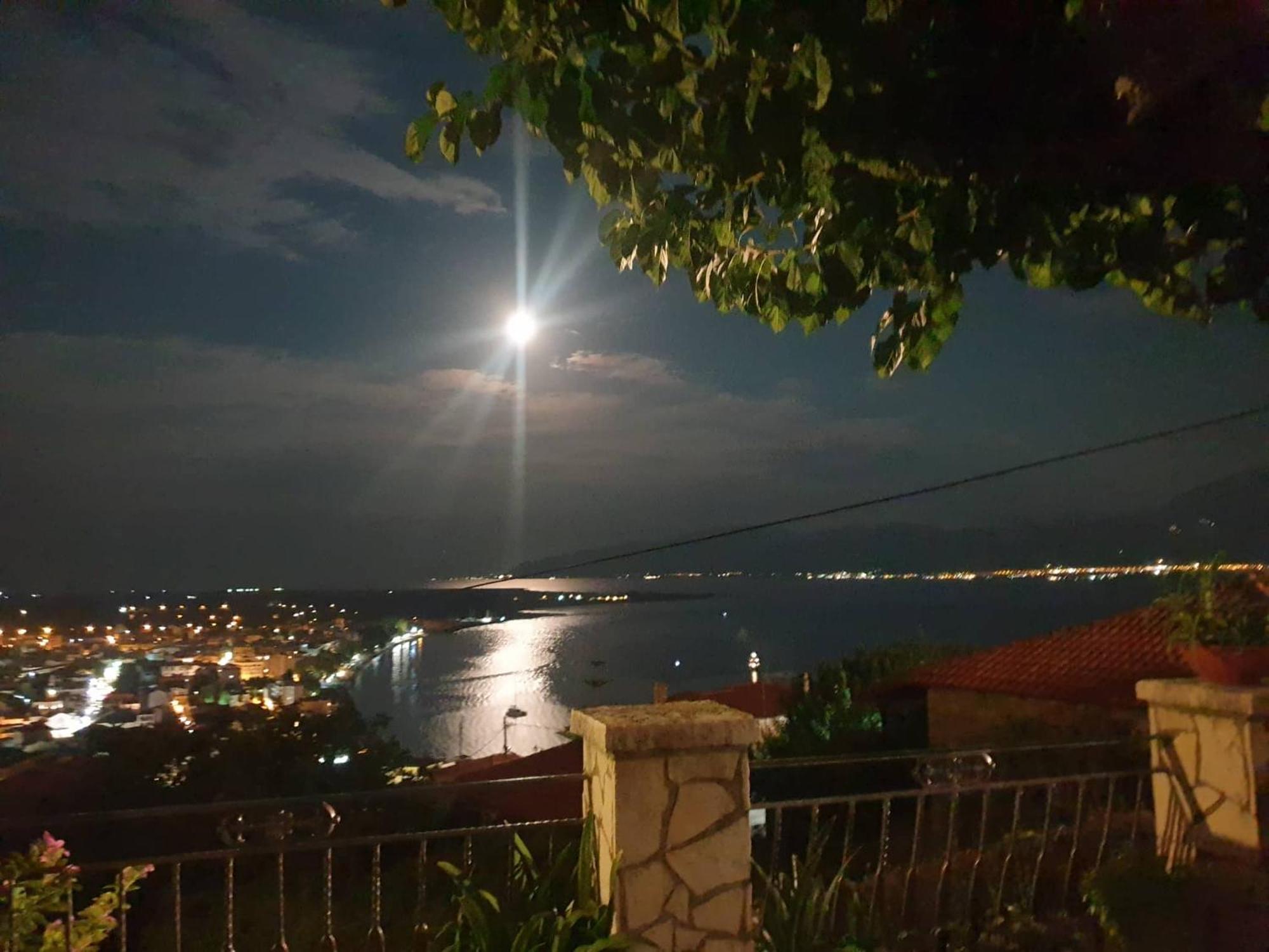 View By The Castle Nafpaktos Villa ภายนอก รูปภาพ