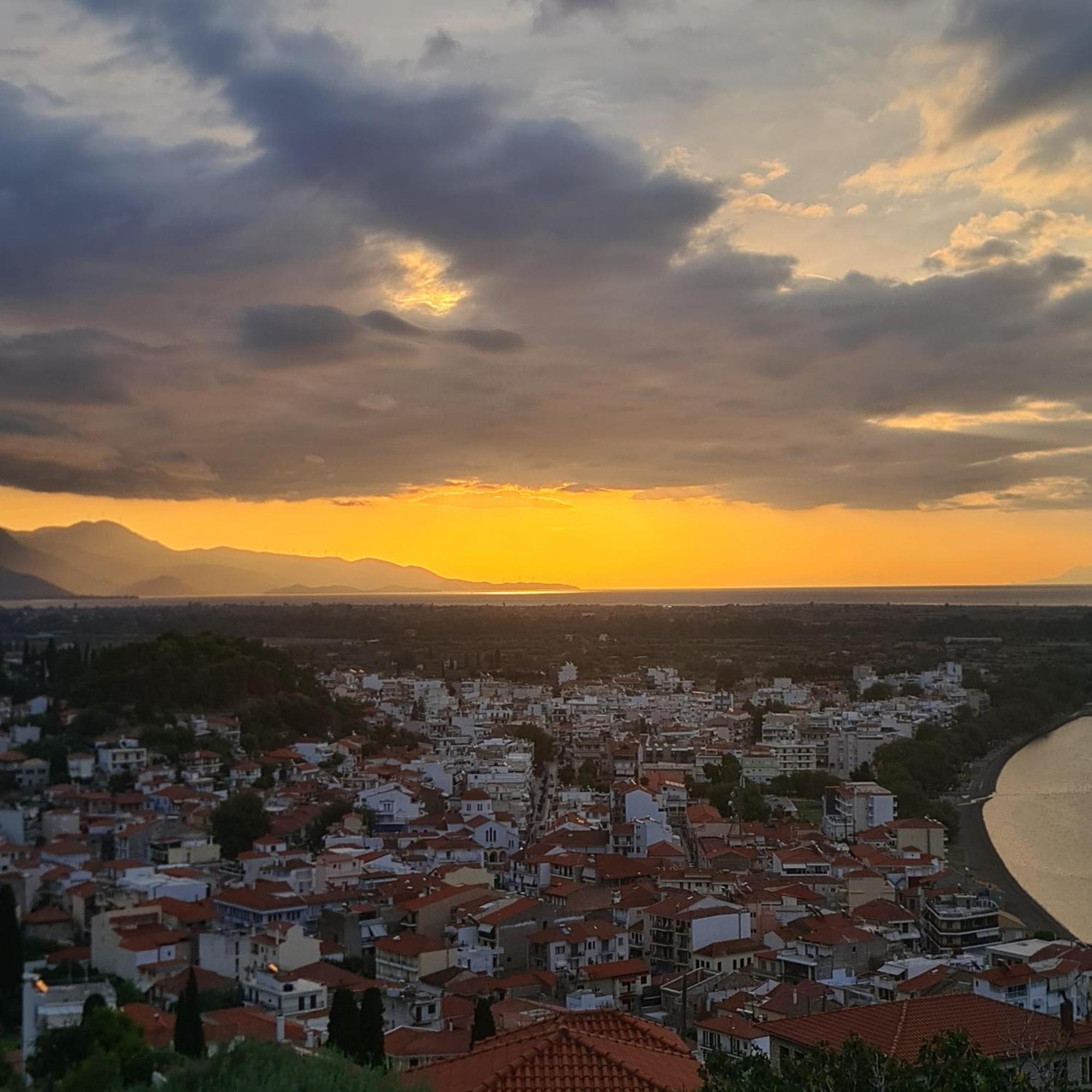View By The Castle Nafpaktos Villa ภายนอก รูปภาพ